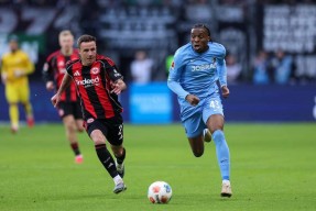 弗莱堡球队开出新套路，战胜对手取得胜利()