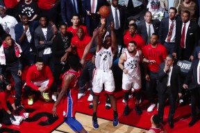 快船落后分尴尬惨败独行侠，莱昂纳德单场分难救主()