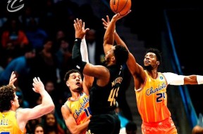 开云体育在线-黑马崛起：一支实力强劲的球队在比赛中崭露头角()