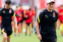 开云-广东队主教练点评比赛，力赞球员表现()