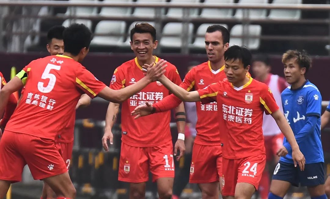 开云体育在线-成都兴城主场零封对手，保持不败(海洋生存从木筏开始)  第2张