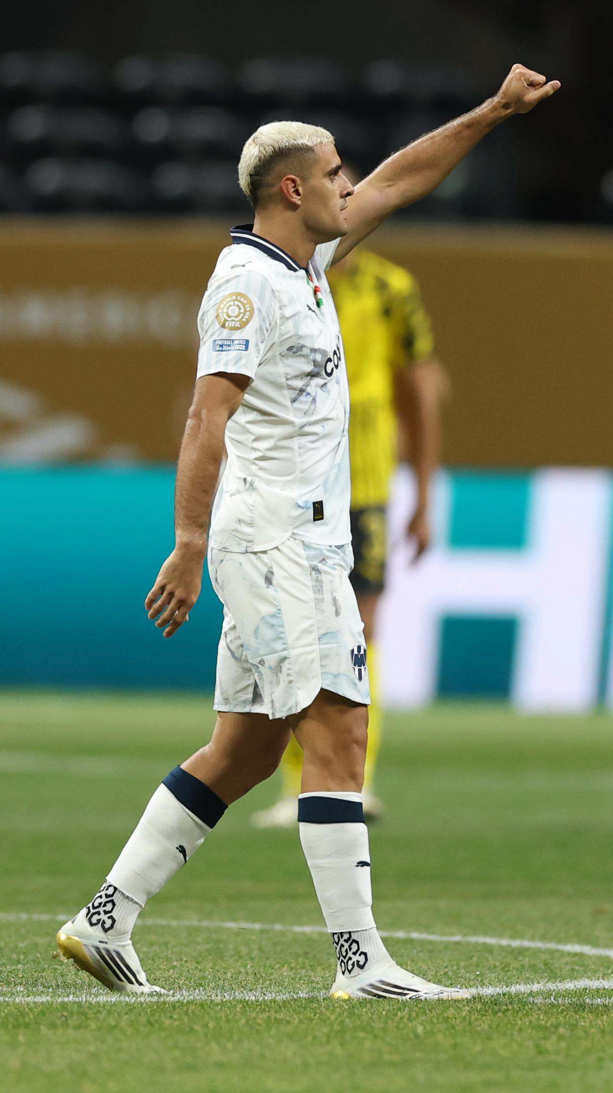 开云体育-多特蒙德客场失利，欧冠资格岌岌可危()  第1张