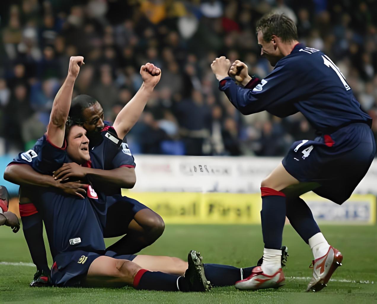 开云体育登录-利兹联险胜莱切斯特城，英超比赛历史盛况回顾！()  第1张