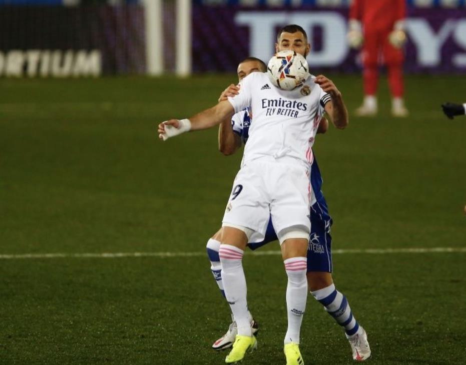 开云体育app-阿拉维斯队取得稳健胜利，迈向胜利()  第2张