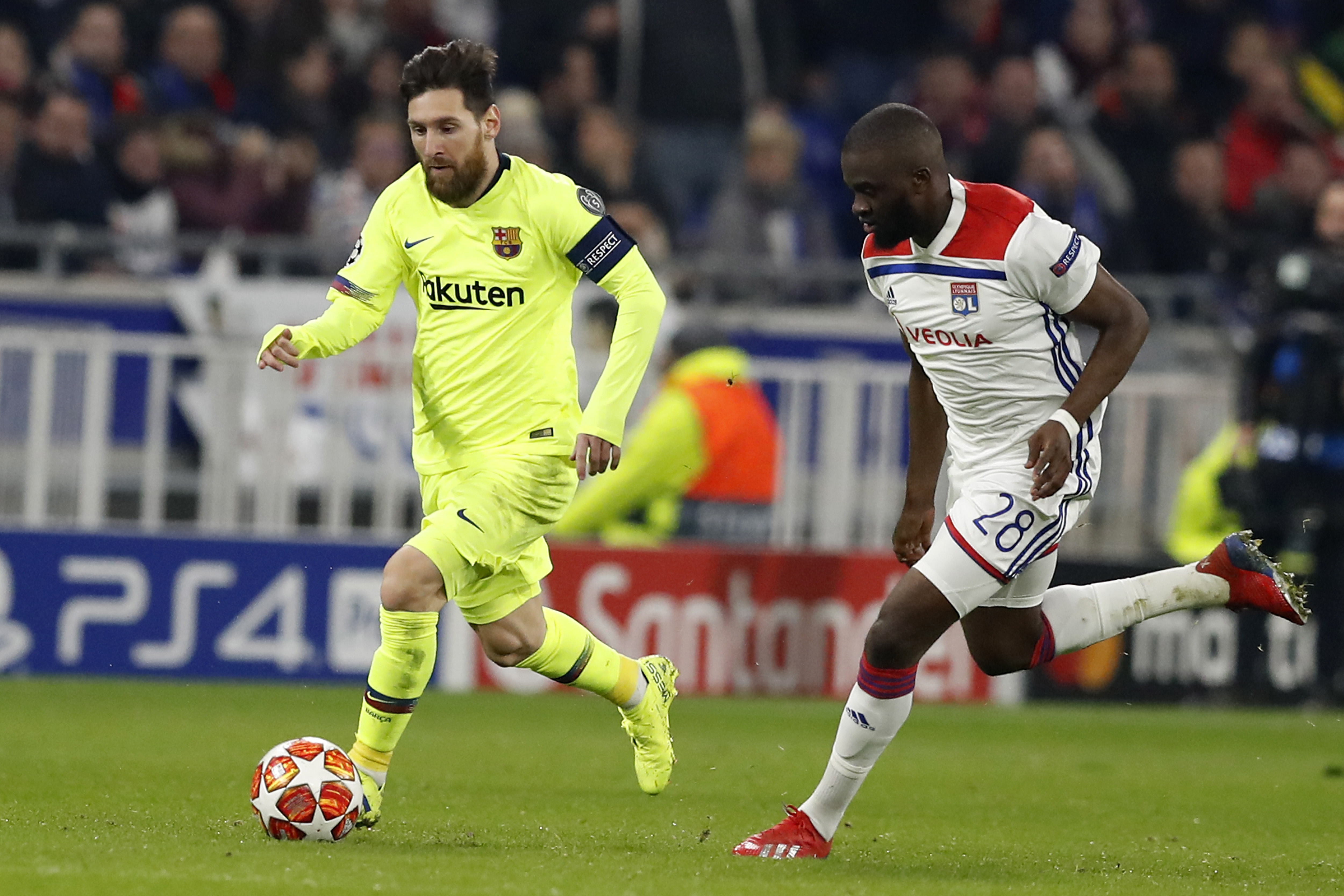 开云体育app-欧洲足球赛事争夺激烈，各队斗志昂扬向上冲()  第2张