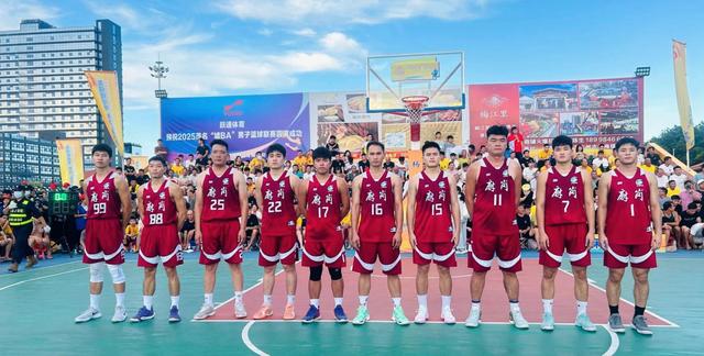 开云体育入口-篮球场上的精彩对决，每个回合都扣人心弦()  第1张