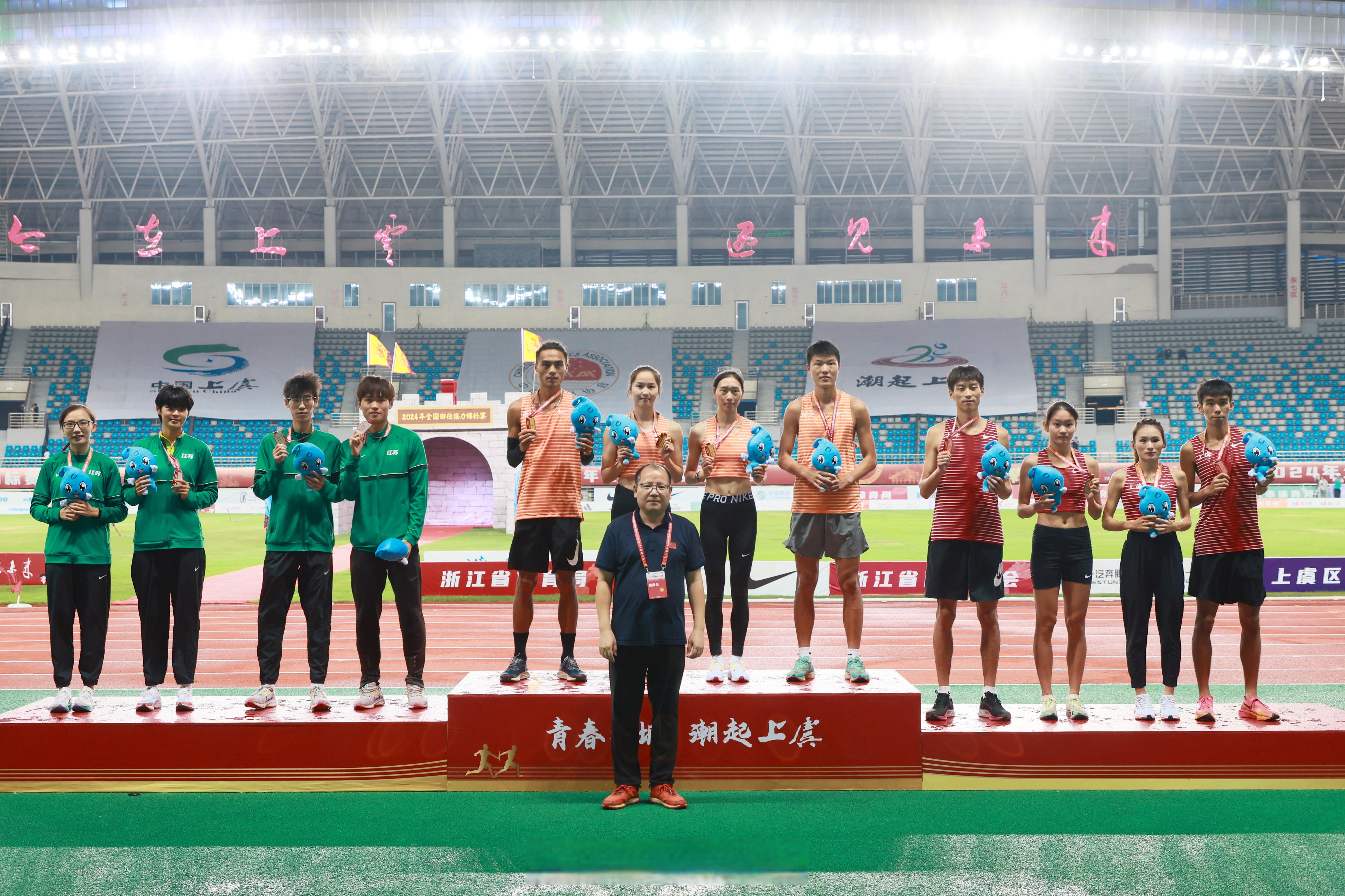 开云网页版-锦标赛上某支队伍实力强劲，勇夺胜利()  第1张